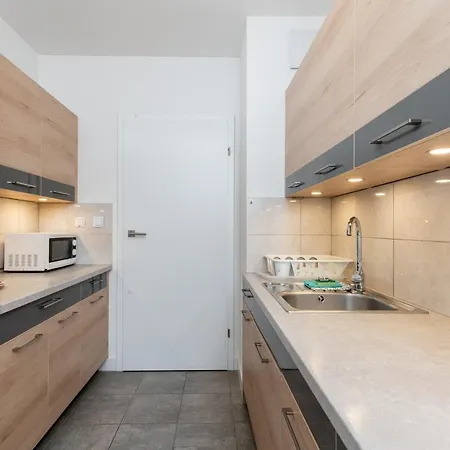 Turniejowa Cosy By Bookinghost